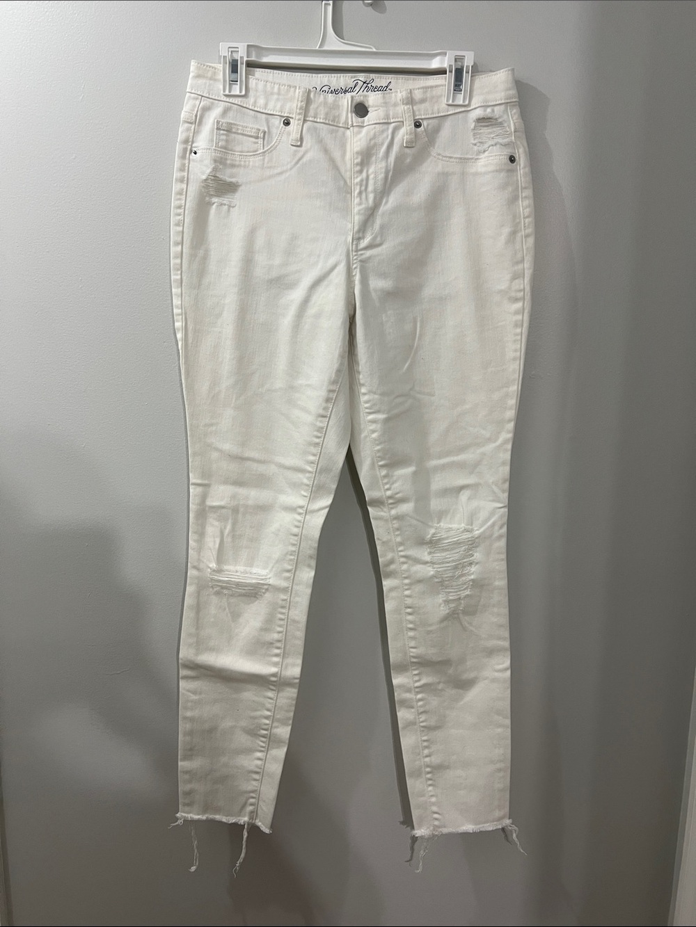 Universal Thread White Distressed Cropped Ankle Jeans